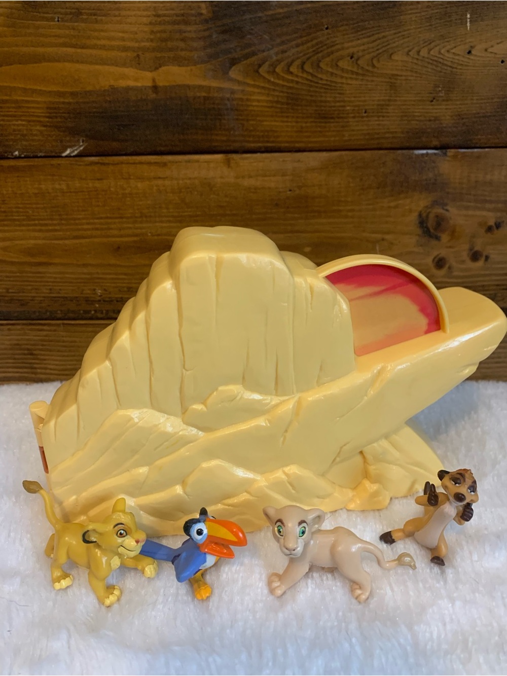 Vintage 90s Lion King Playset with Yellow Rock Outcrop and 4 Figure Set